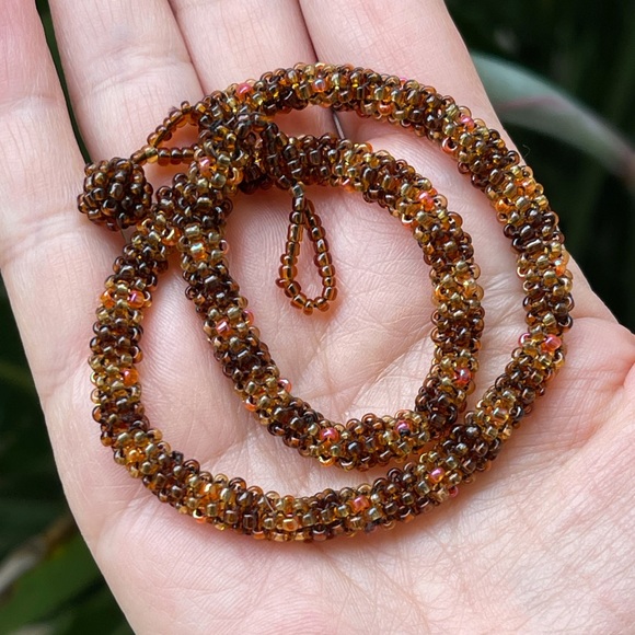 Vintage Jewelry - 1970s style woven bead choker necklace